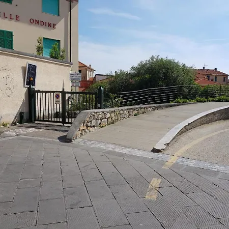 Borgo Antico - Casa Del Commodoro Feriehus *
